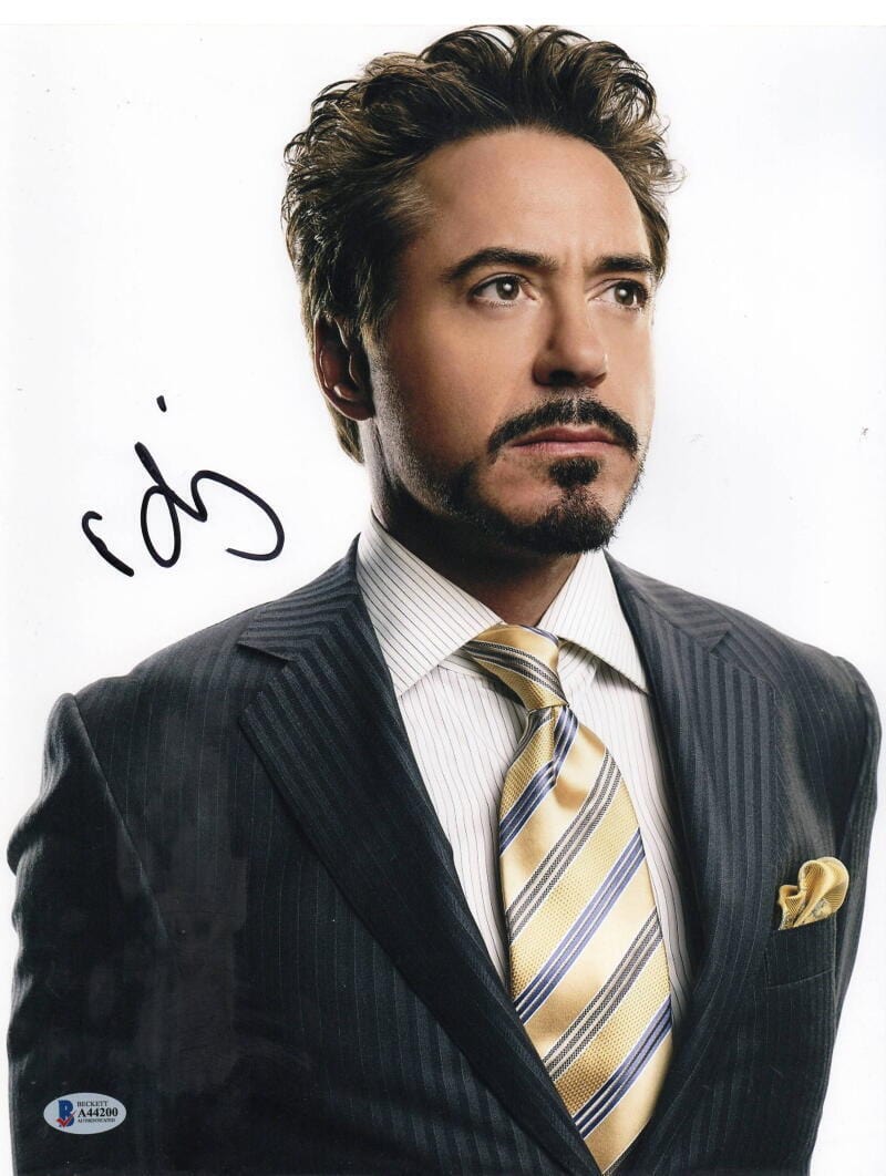 Robert Downey Jr Signed 11x14 Photo - Beckett COA