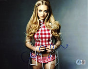 Amanda Seyfried signed 8x10 photo — Beckett authenticated