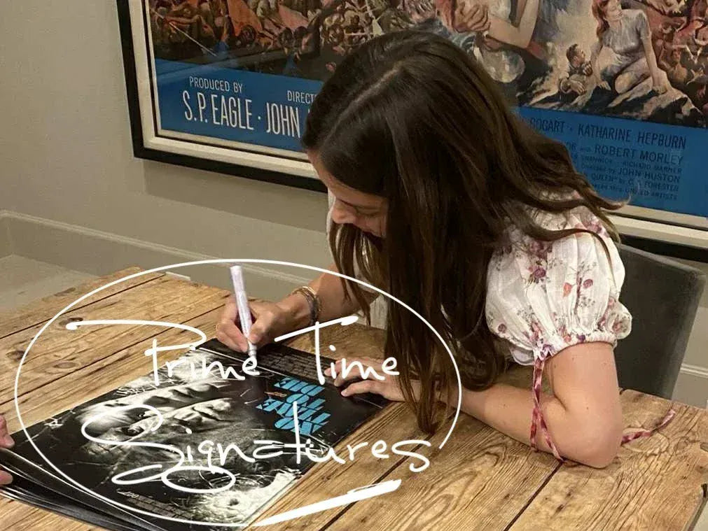 Ana de Armas Signed 12x18 Poster Beckett COA - Item #1 - Proof Photo