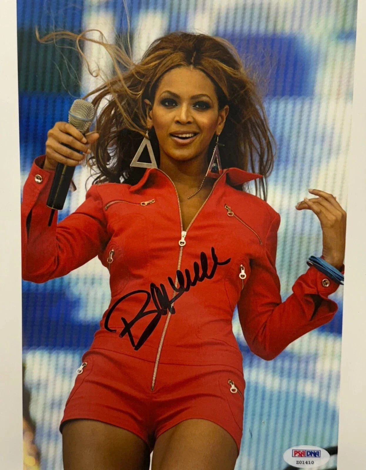 Beyonce Autographed 8x10 Photo - Authentic COA