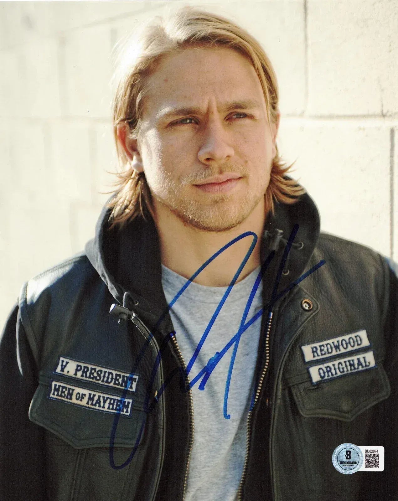 Charlie Hunnam Signed 8x10 Photo Beckett COA - Item #6