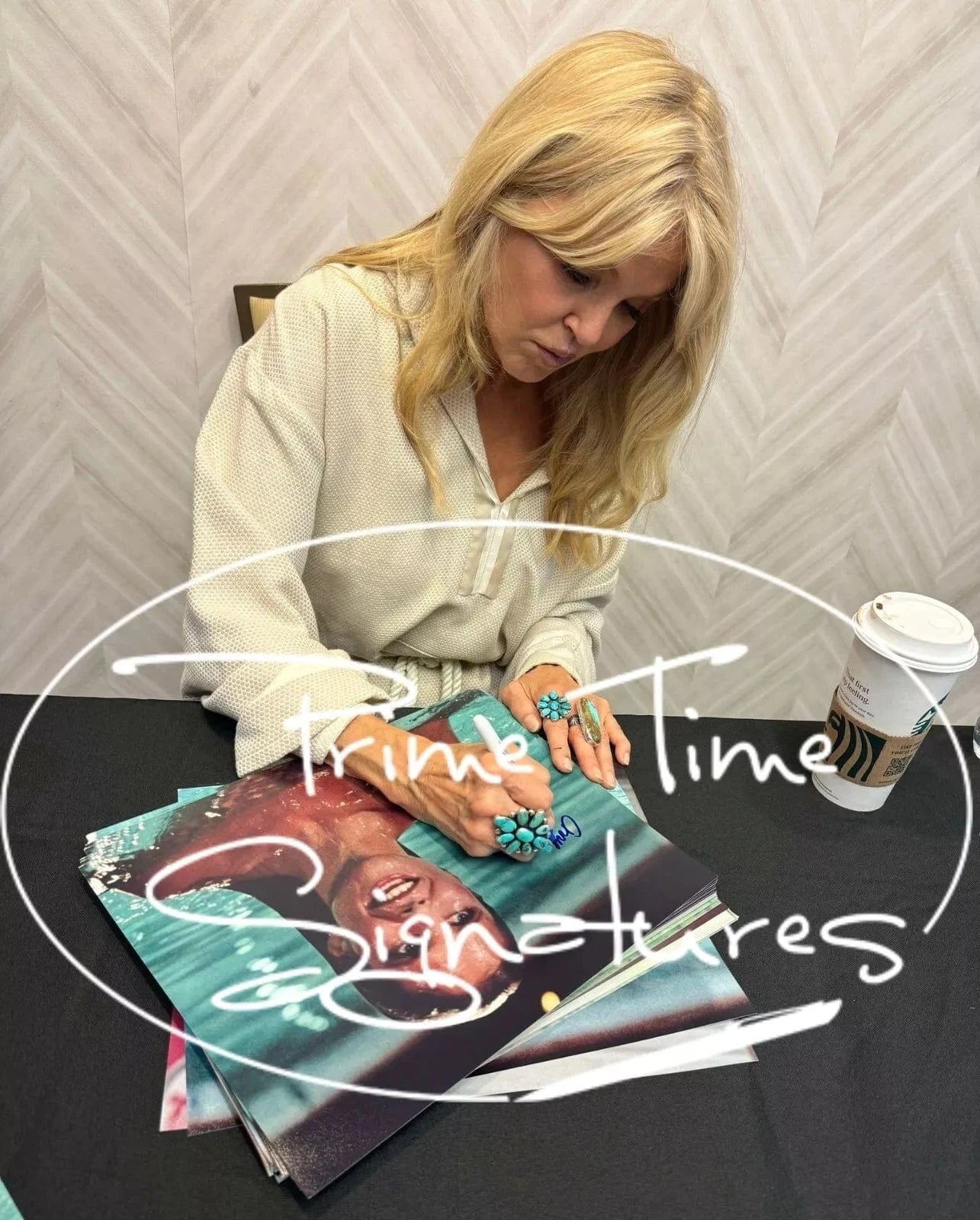 Christie Brinkley Signed 8x10 Photo Beckett COA - Detail View