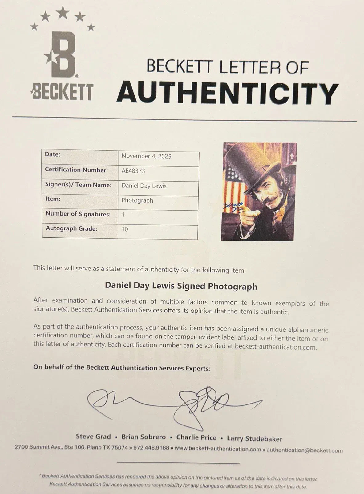 Daniel Day Lewis autographed 11x14 photo - signature closeup with COA photo 2