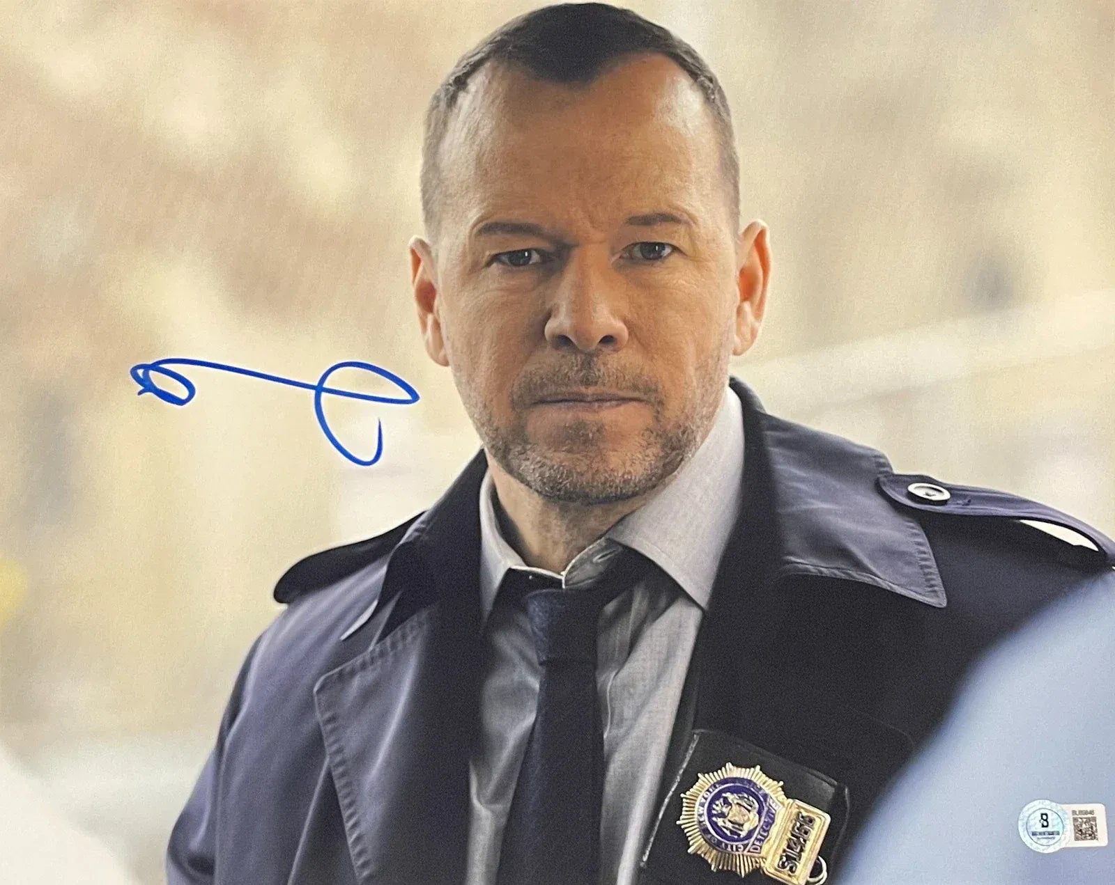 Donnie Wahlberg Signed 11x14 Photo Beckett COA - Item #2