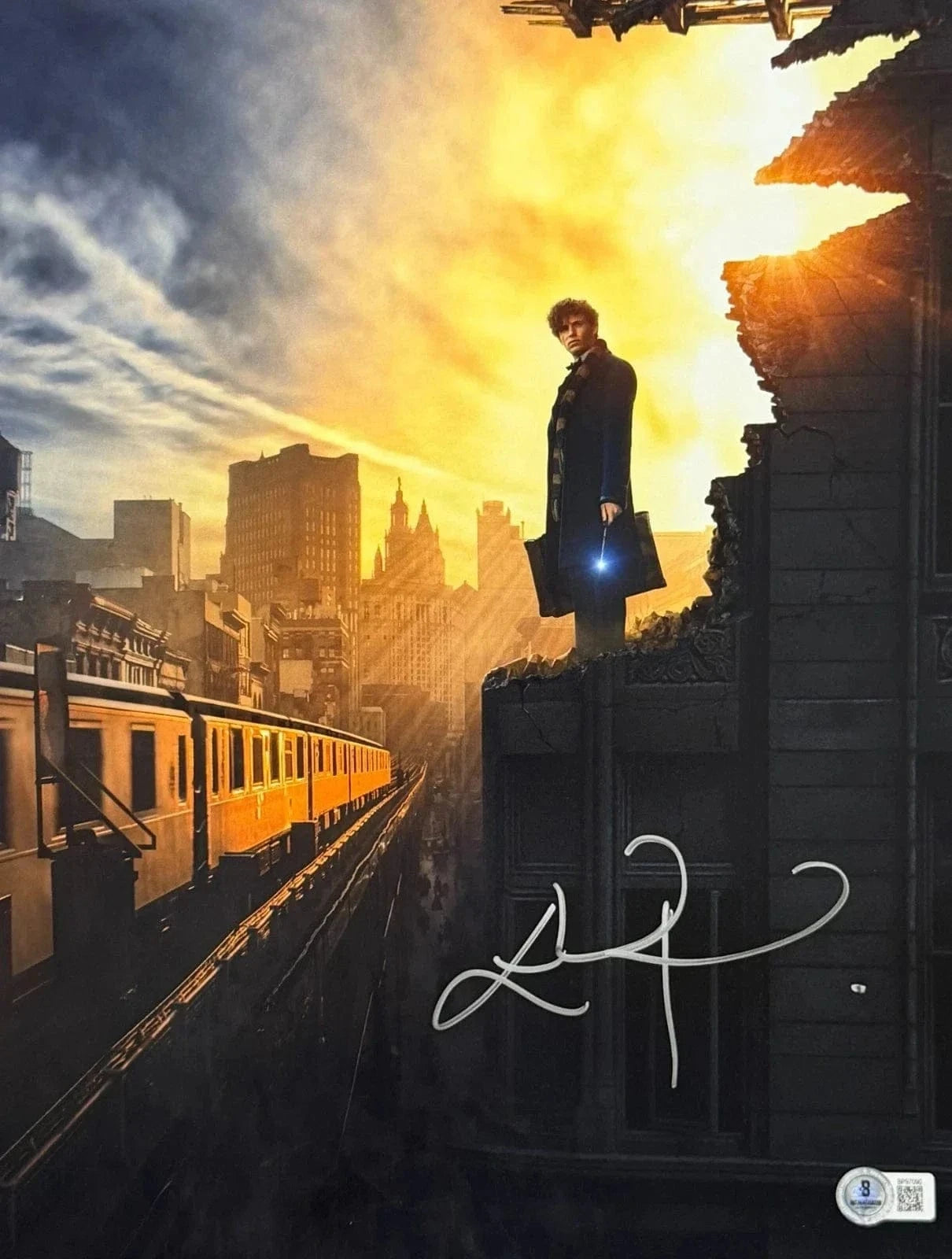 Eddie Redmayne Signed 11x14 Photo from Fantastic Beasts Beckett COA - Item #8