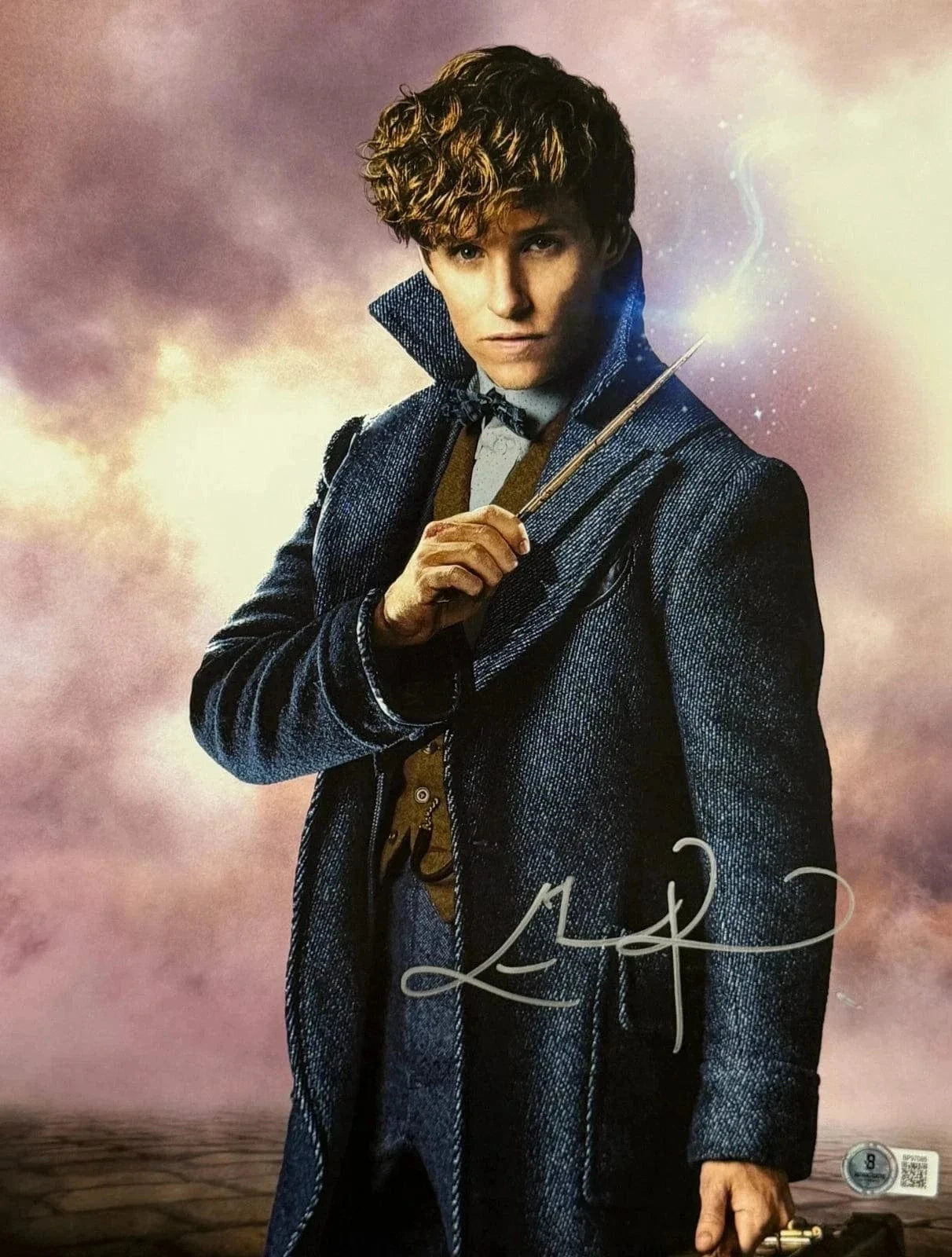 Eddie Redmayne Signed 11x14 Photo from Fantastic Beasts Beckett COA - Item #4
