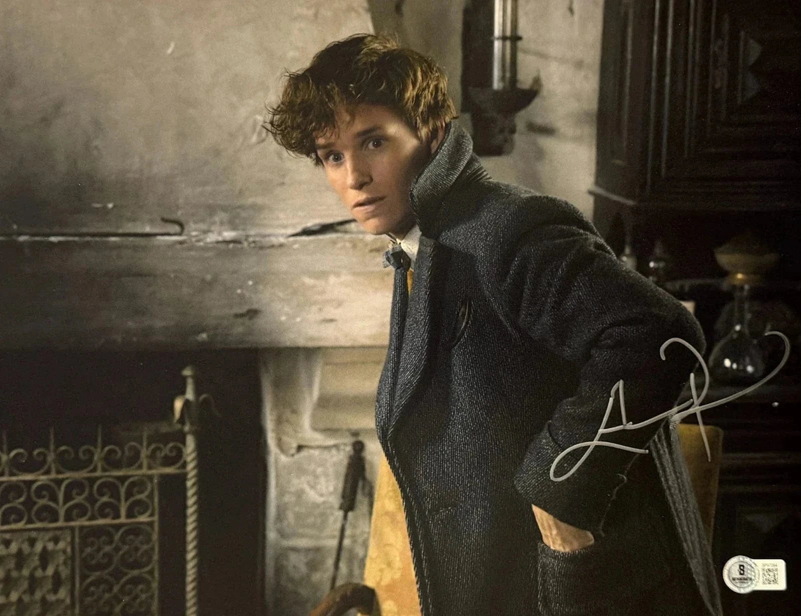 Eddie Redmayne Signed 11x14 Photo from Fantastic Beasts Beckett COA - Item #3
