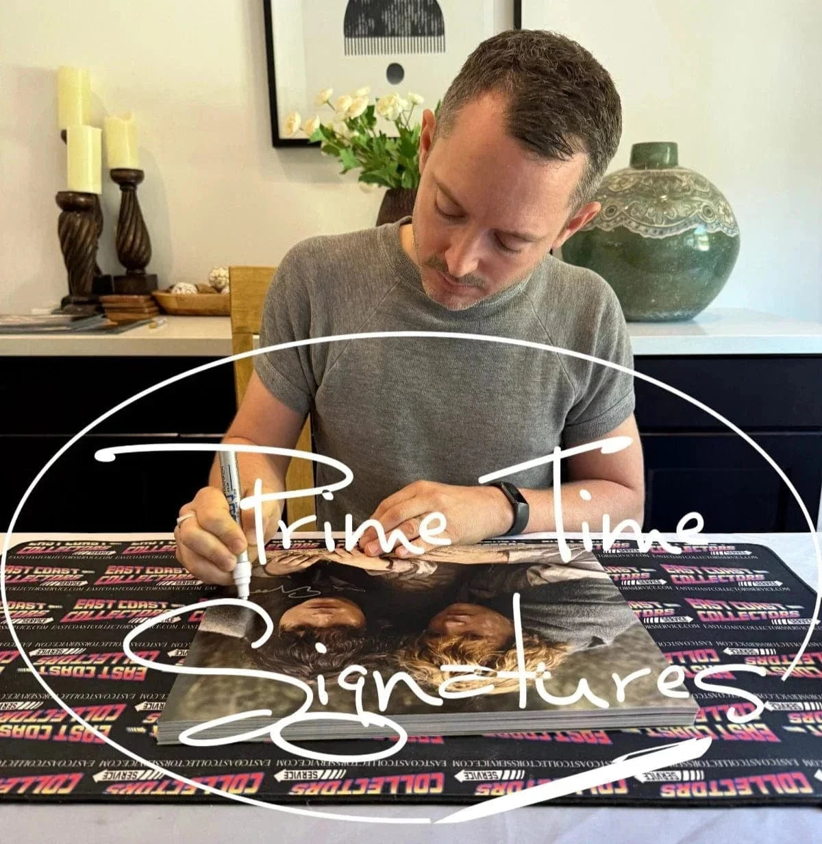 Elijah Wood Signed 11x14 Photo from Lord of the Rings Beckett COA - Item #3 - Detail View