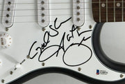 Garth Brooks Signed Guitar Beckett COA - Alternate Angle