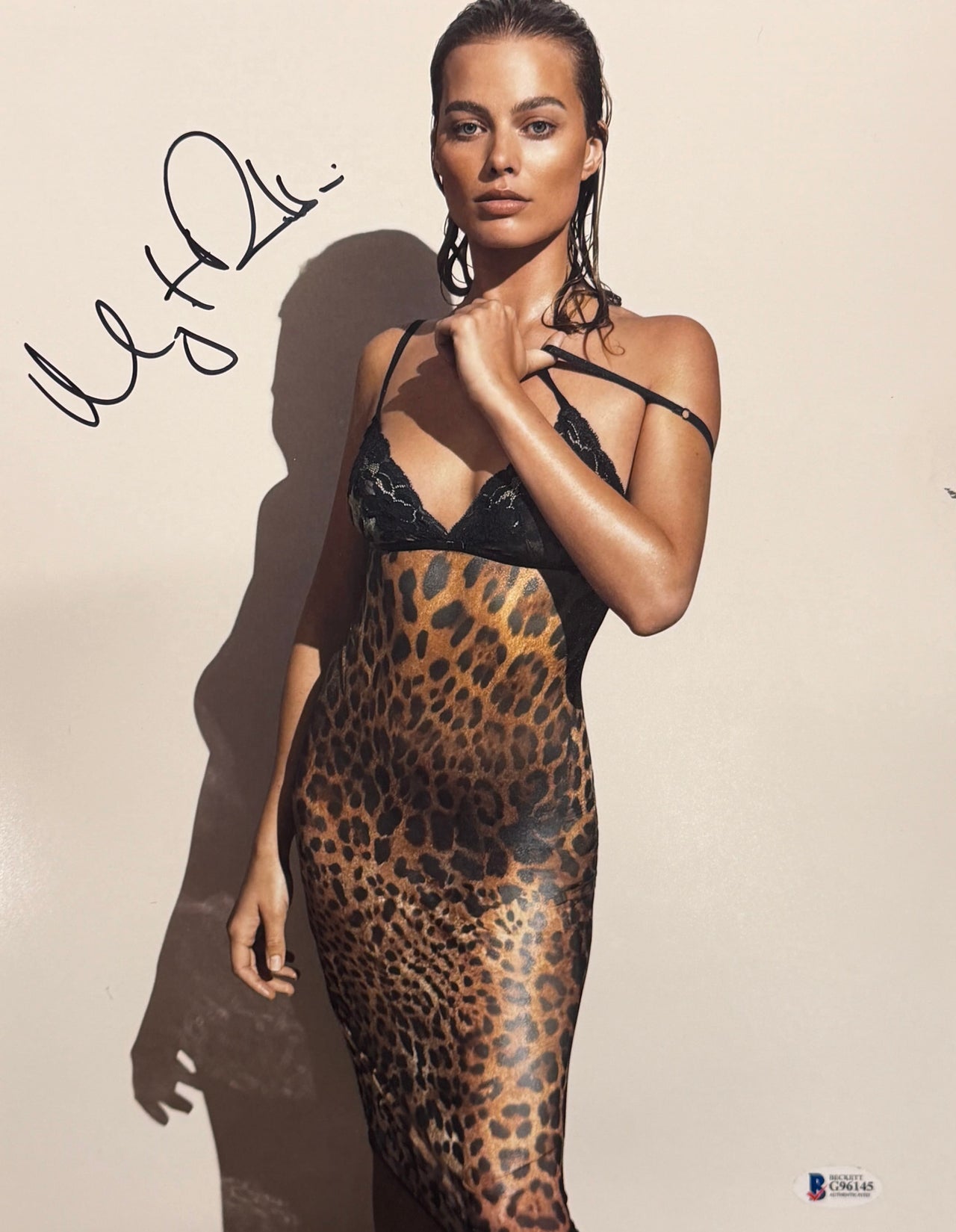 Margot Robbie Authentic Autographed 11x14 Photo