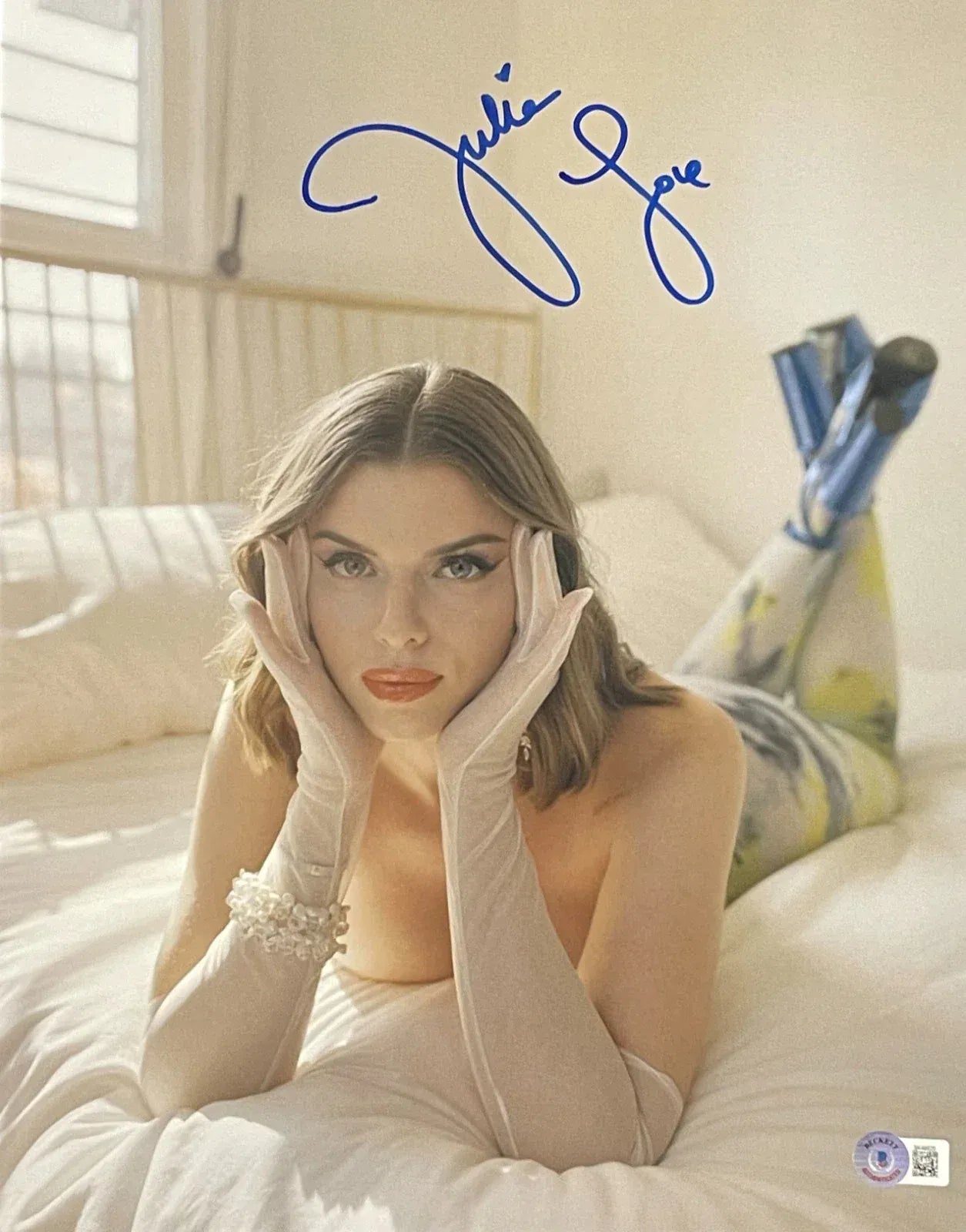 Julia Fox Authentic Autographed 11x14 Photo