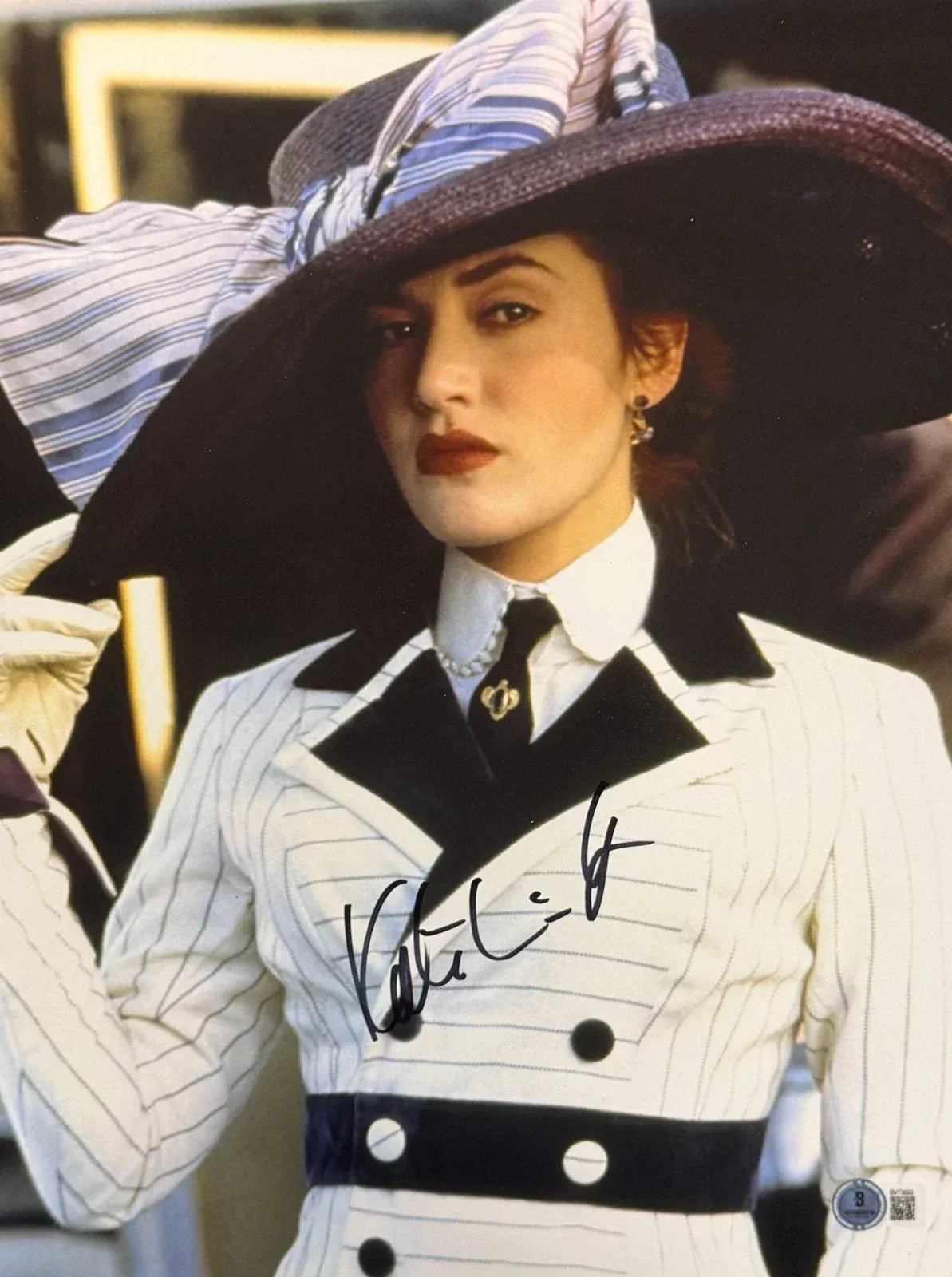 Kate Winslet signed Titanic 11x14 photo — Beckett authenticated