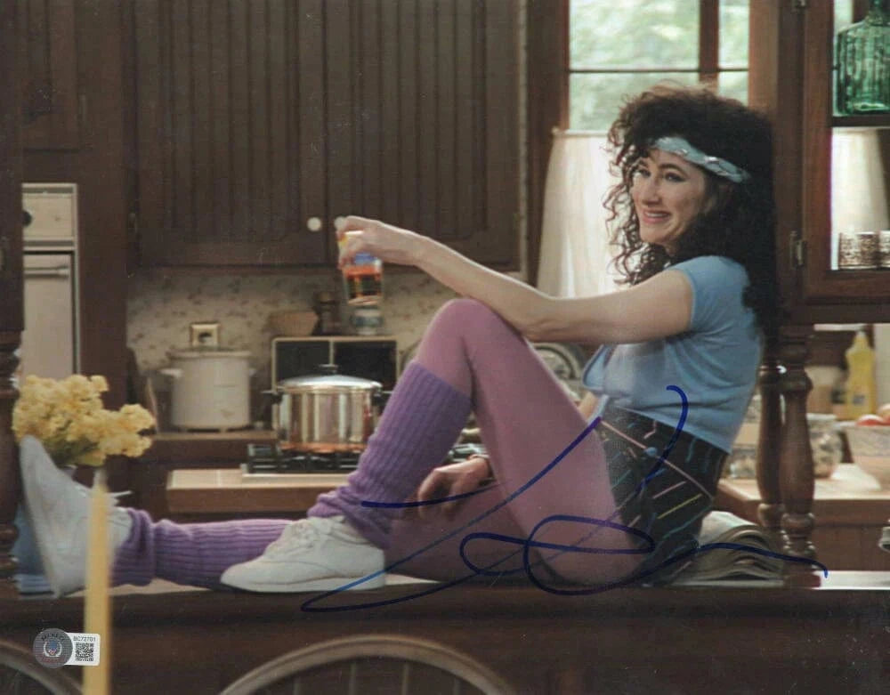 Kathryn Hahn Signed 11x14 Photo from Wanda Vision Beckett COA - Item #6