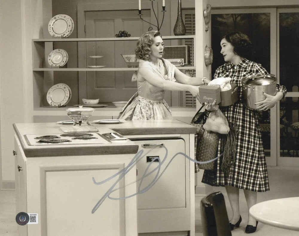 Kathryn Hahn Signed 11x14 Photo from Wanda Vision Beckett COA - Item #3