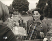 Kathryn Hahn Signed 11x14 Photo from Wanda Vision Beckett COA - Item #5