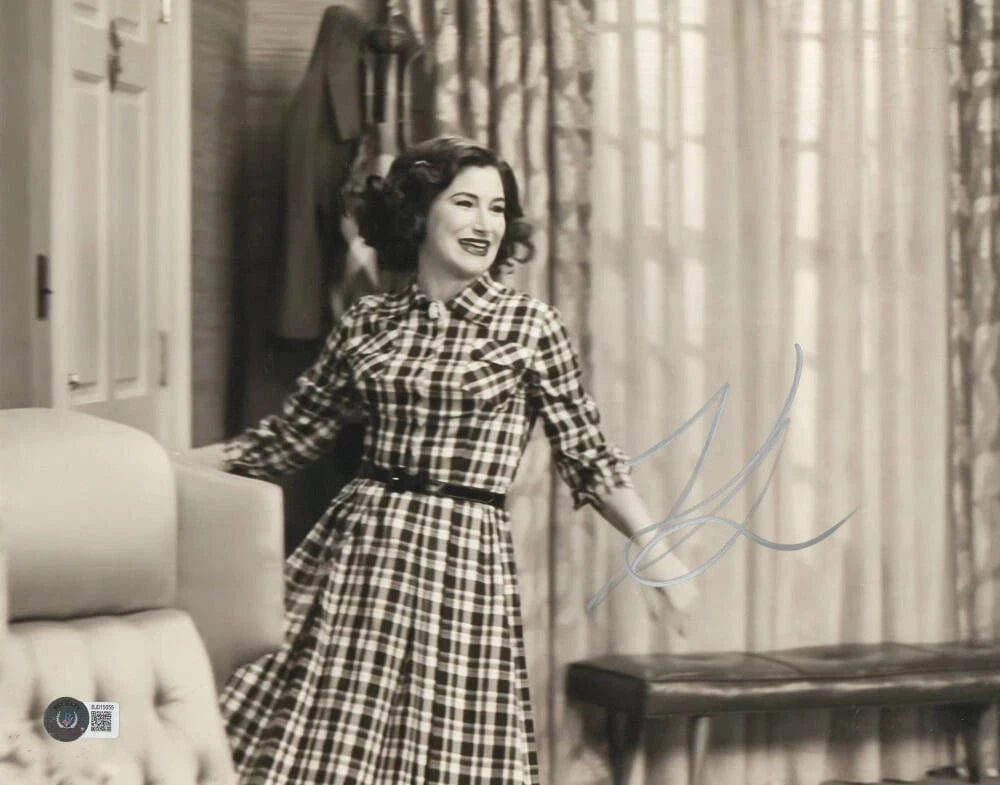 Kathryn Hahn Signed 11x14 Photo from Wanda Vision Beckett COA - Item #2