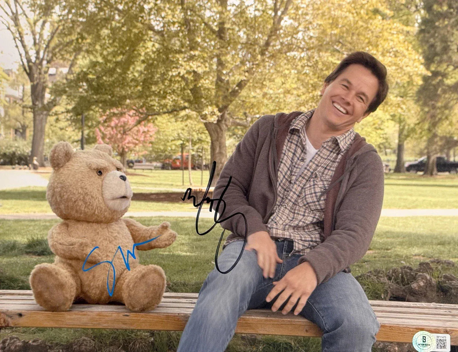 Mark Wahlberg and Seth MacFarlane dual-signed Ted 11x14 photo — Beckett authenticated