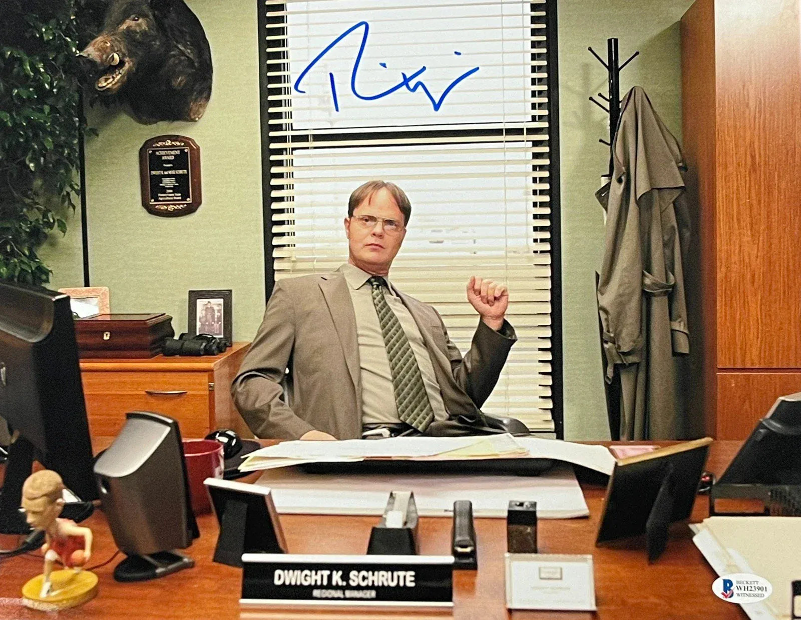 Rainn Wilson signed The Office 11x14 photo — Beckett Witness COA