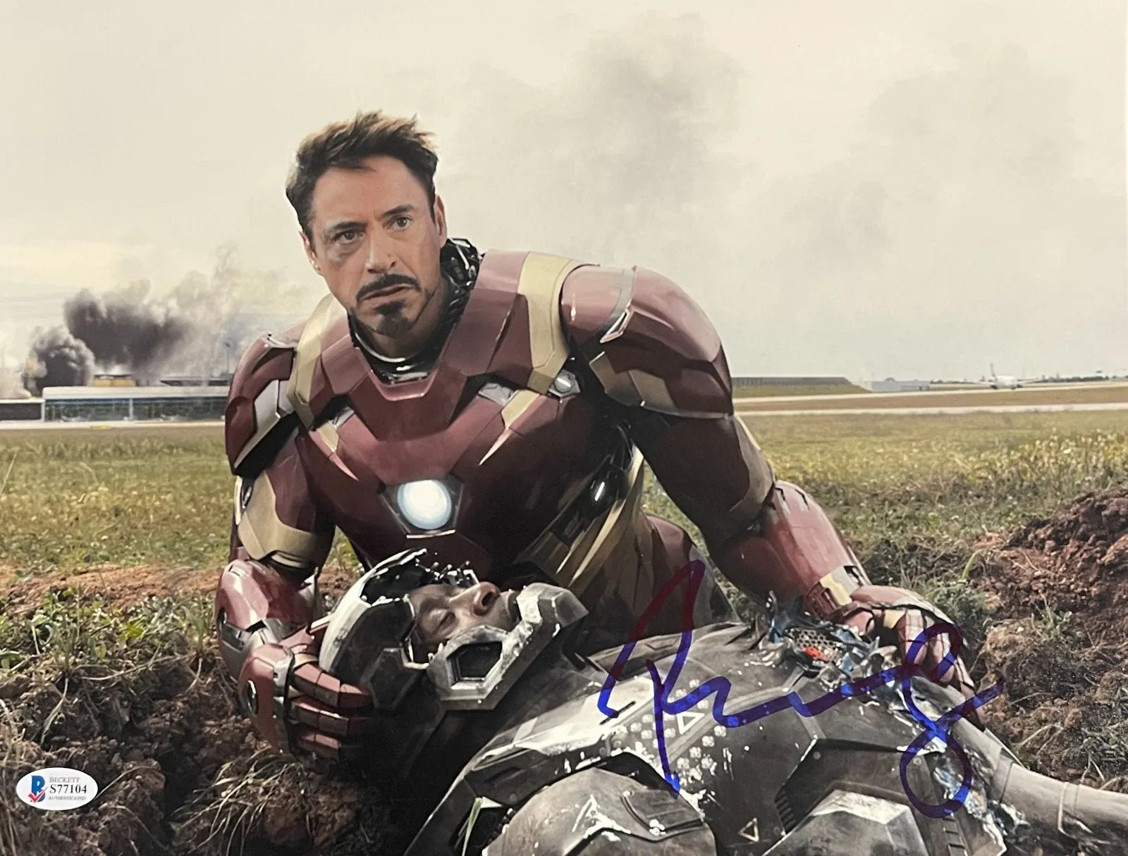 Robert Downey Jr. signed Iron Man 11x14 photo with Beckett authentication