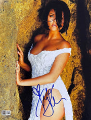 Tiffani Thiessen Signed 11x14 Photo Beckett COA - Item #3