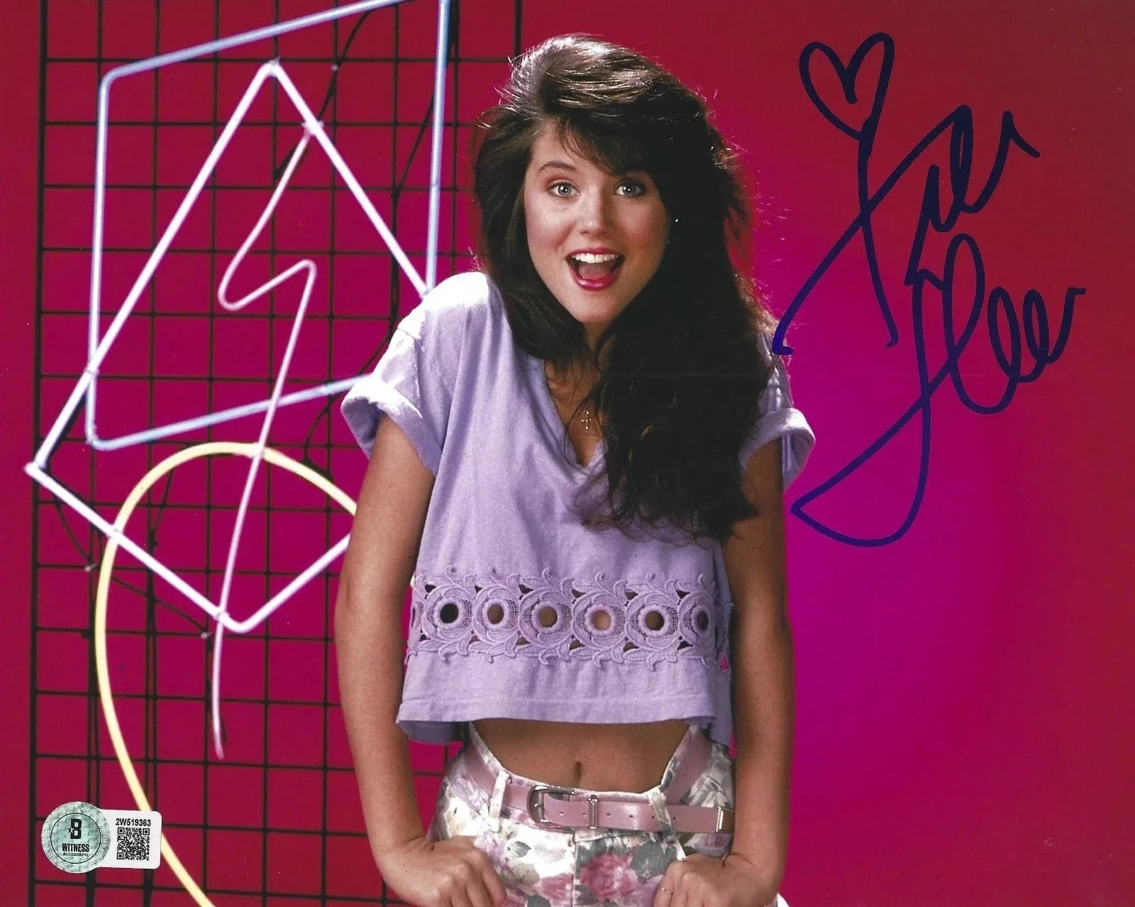 Tiffani Thiessen Signed 8x10 Photo from Saved by the Bell Beckett COA - Item #8