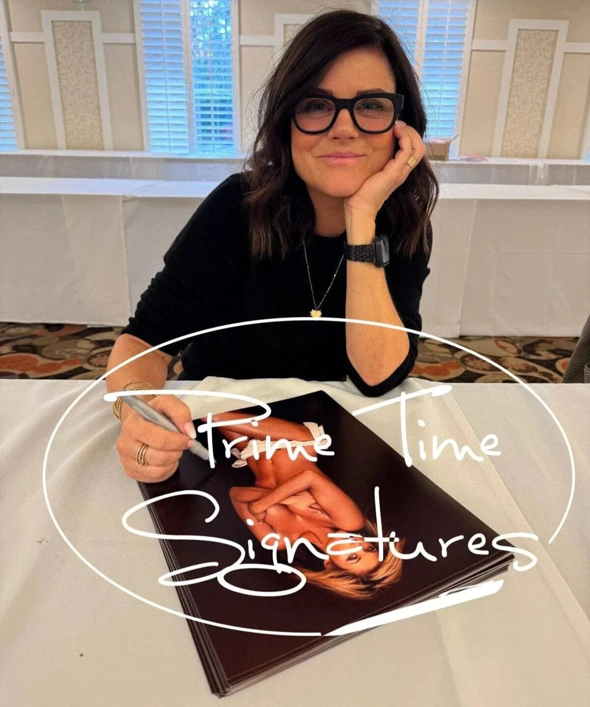 Tiffani Thiessen Signed Trading Card from Saved by the Bell Beckett COA - Item #3 - Alternate Angle