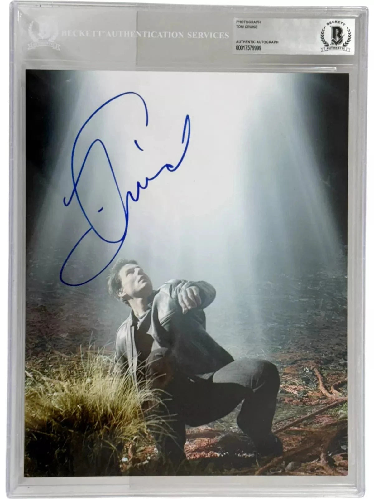 Tom Cruise Signed 8x10 Photo from War of the Worlds Beckett COA