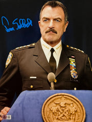 Tom Selleck signed 11x14 photo with Beckett Witness COA