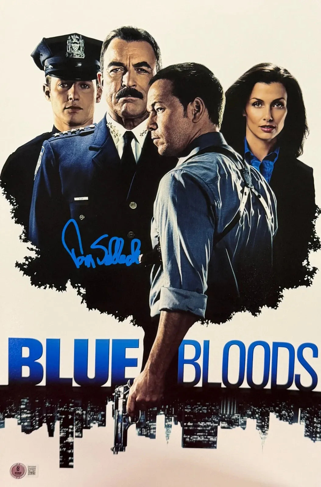 Tom Selleck signed 12x18 photo with Beckett Witness COA