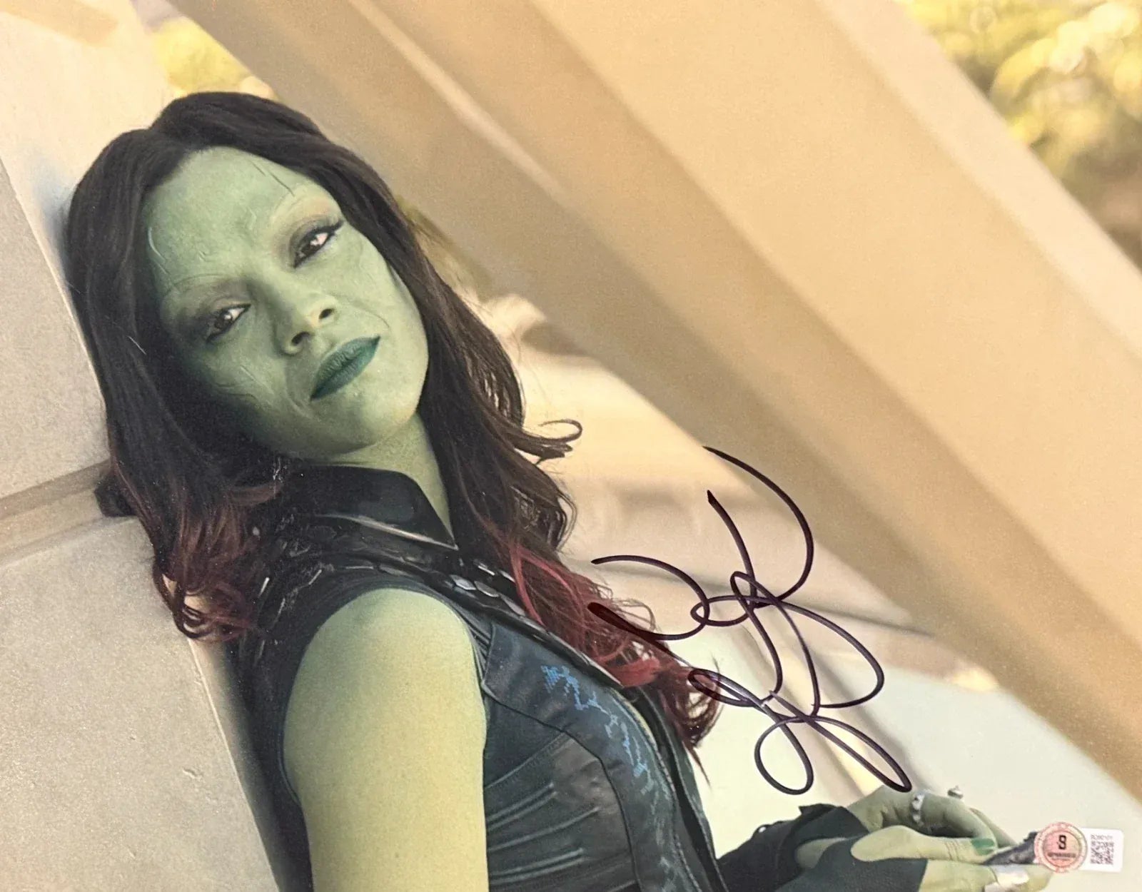 Zoe Saldana signed Avatar 11x14 photo — Beckett authenticated