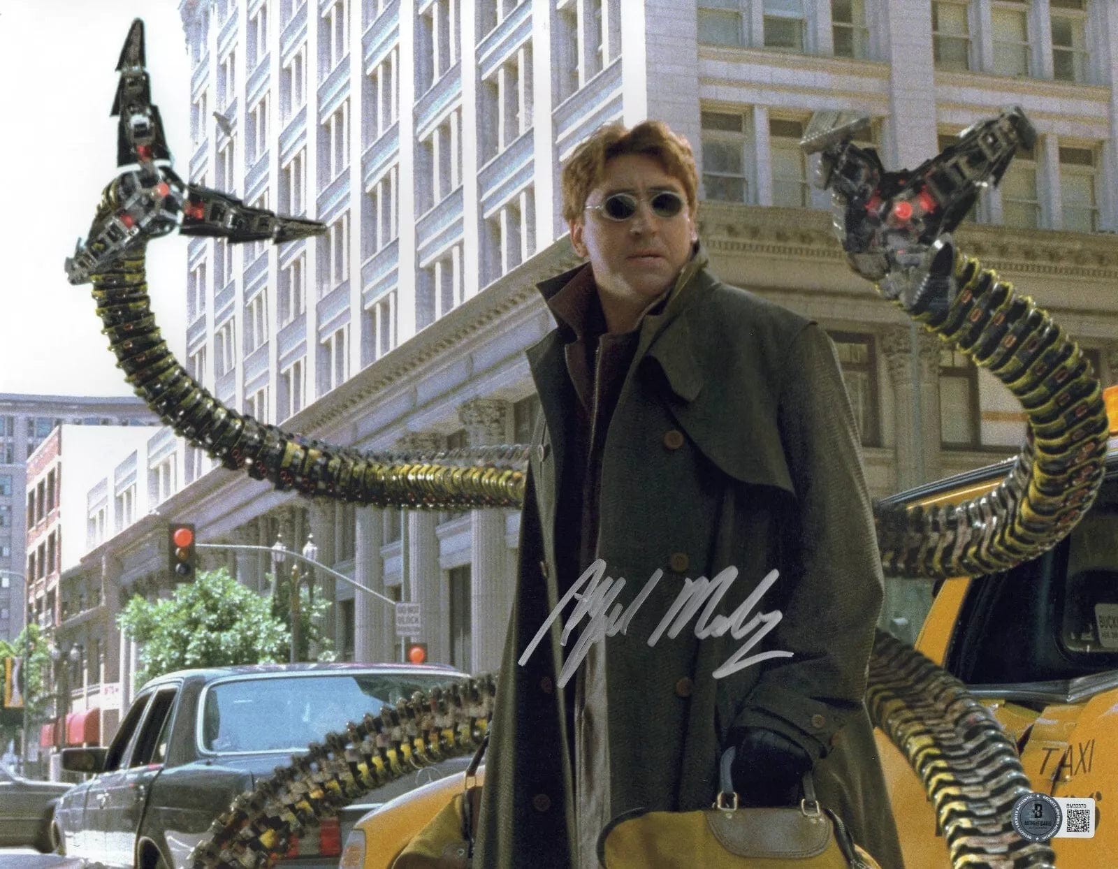 Alfred Molina Signed 11x14 Photo from Spider-Man Beckett COA - Item #8
