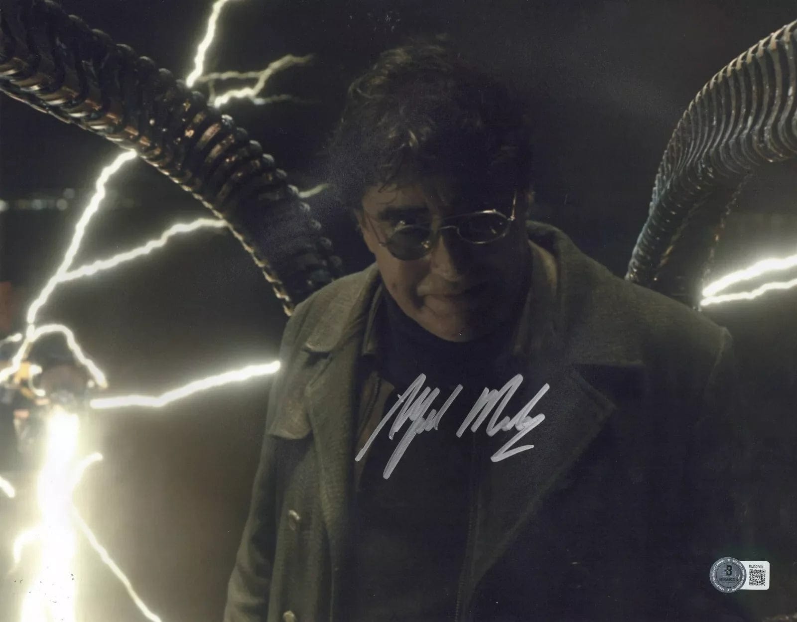 Alfred Molina Signed 11x14 Photo from Spider-Man Beckett COA - Item #3