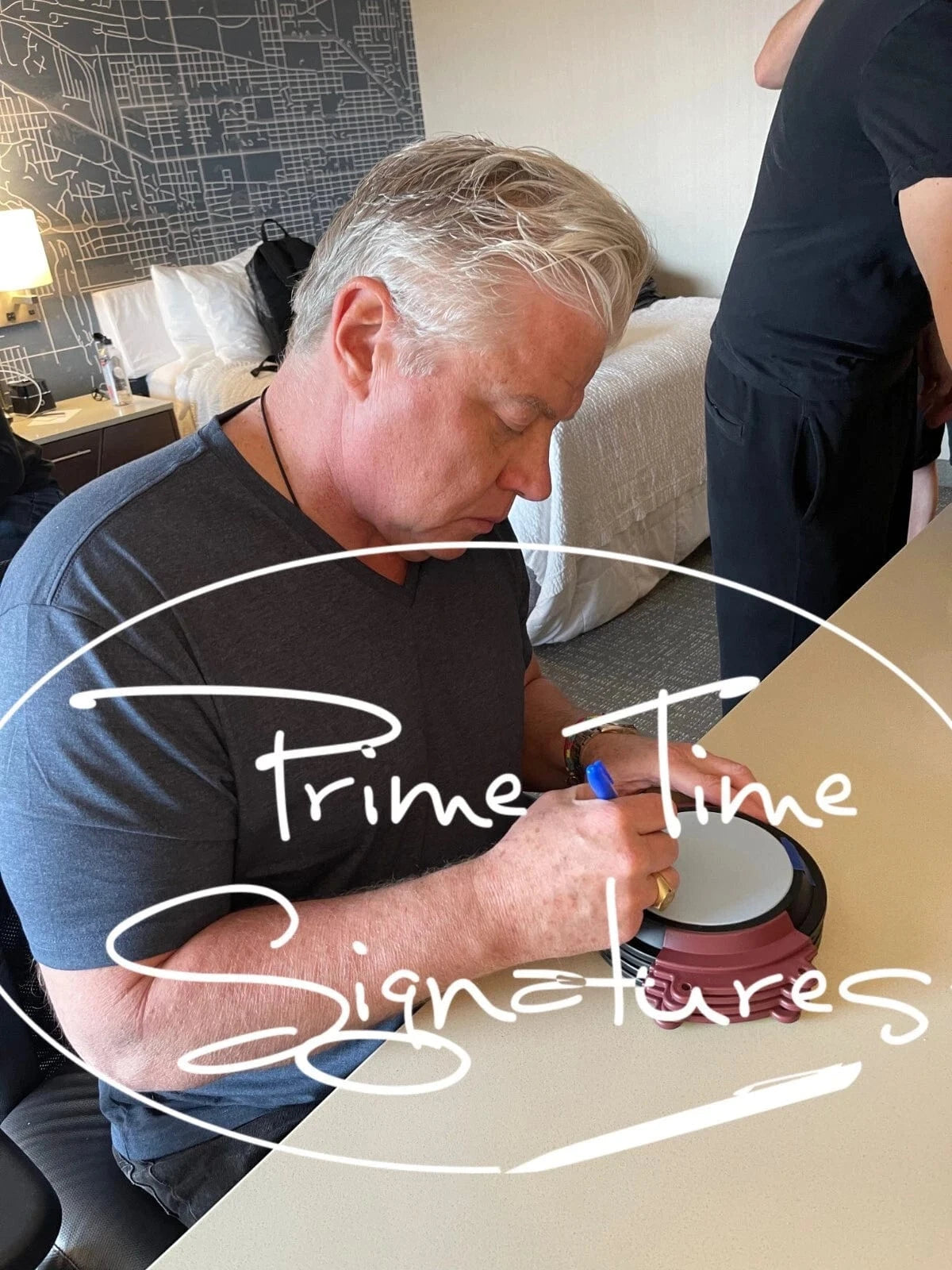 Christopher Lloyd Signed Replica Prop from Back to the Future Beckett COA - Item #2 - View 4