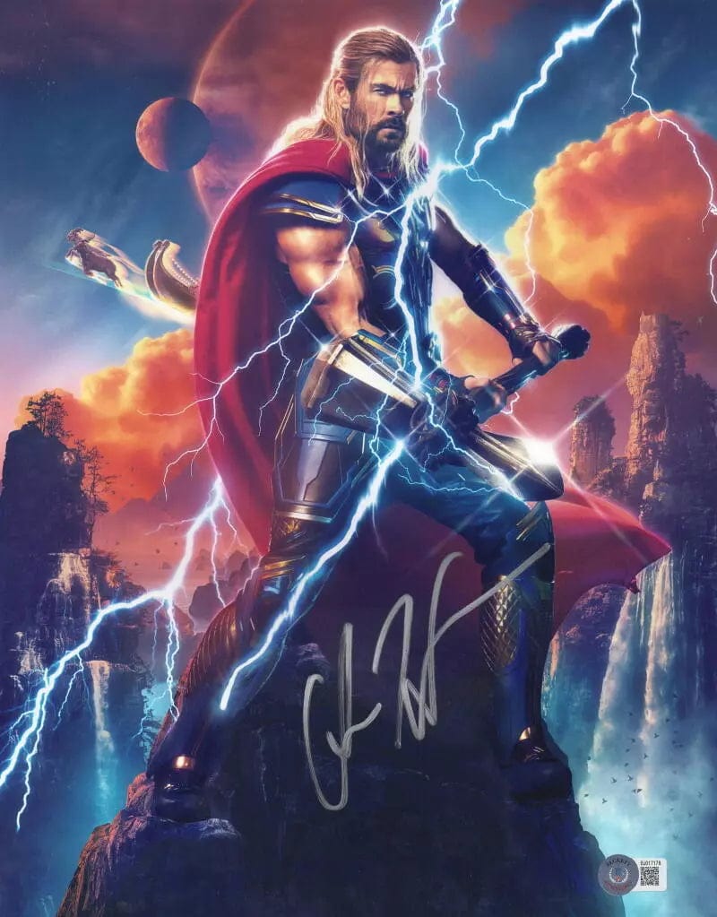 Chris Hemsworth Signed 11x14 Photo from Thor Beckett COA - Item #24