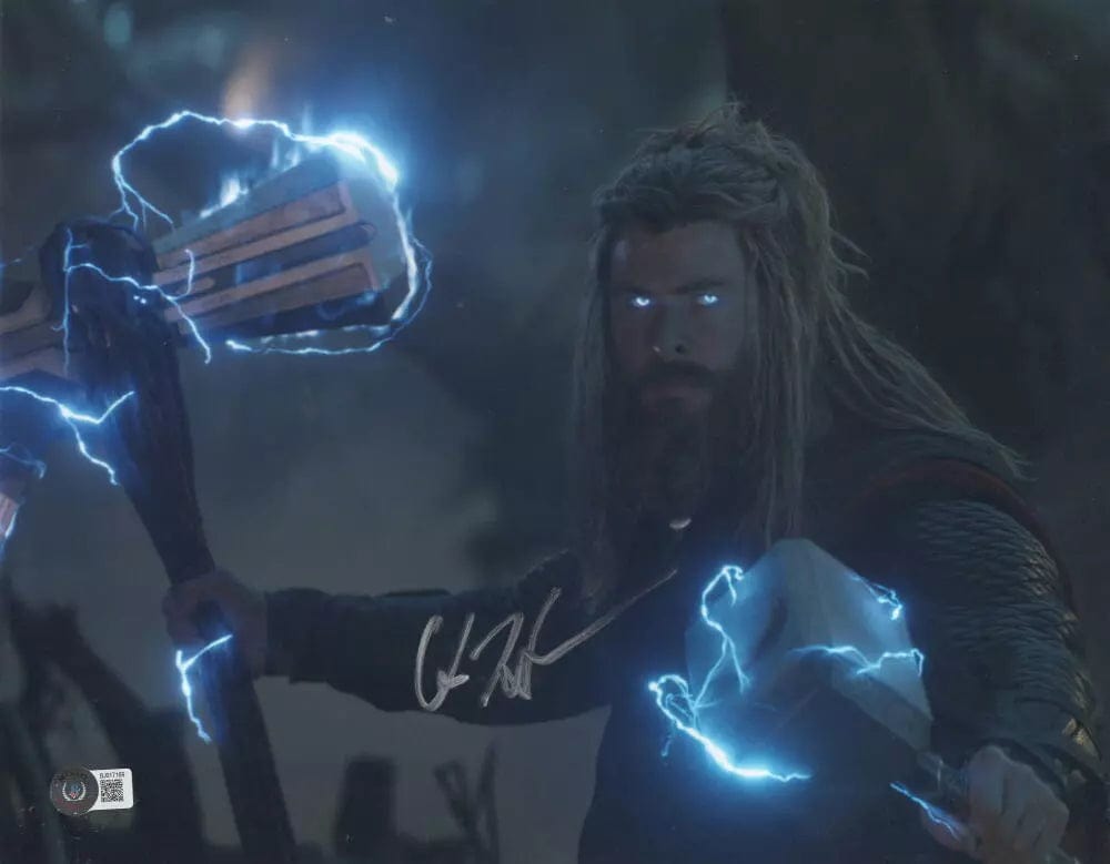 Chris Hemsworth Signed 11x14 Photo from Thor Beckett COA - Item #19