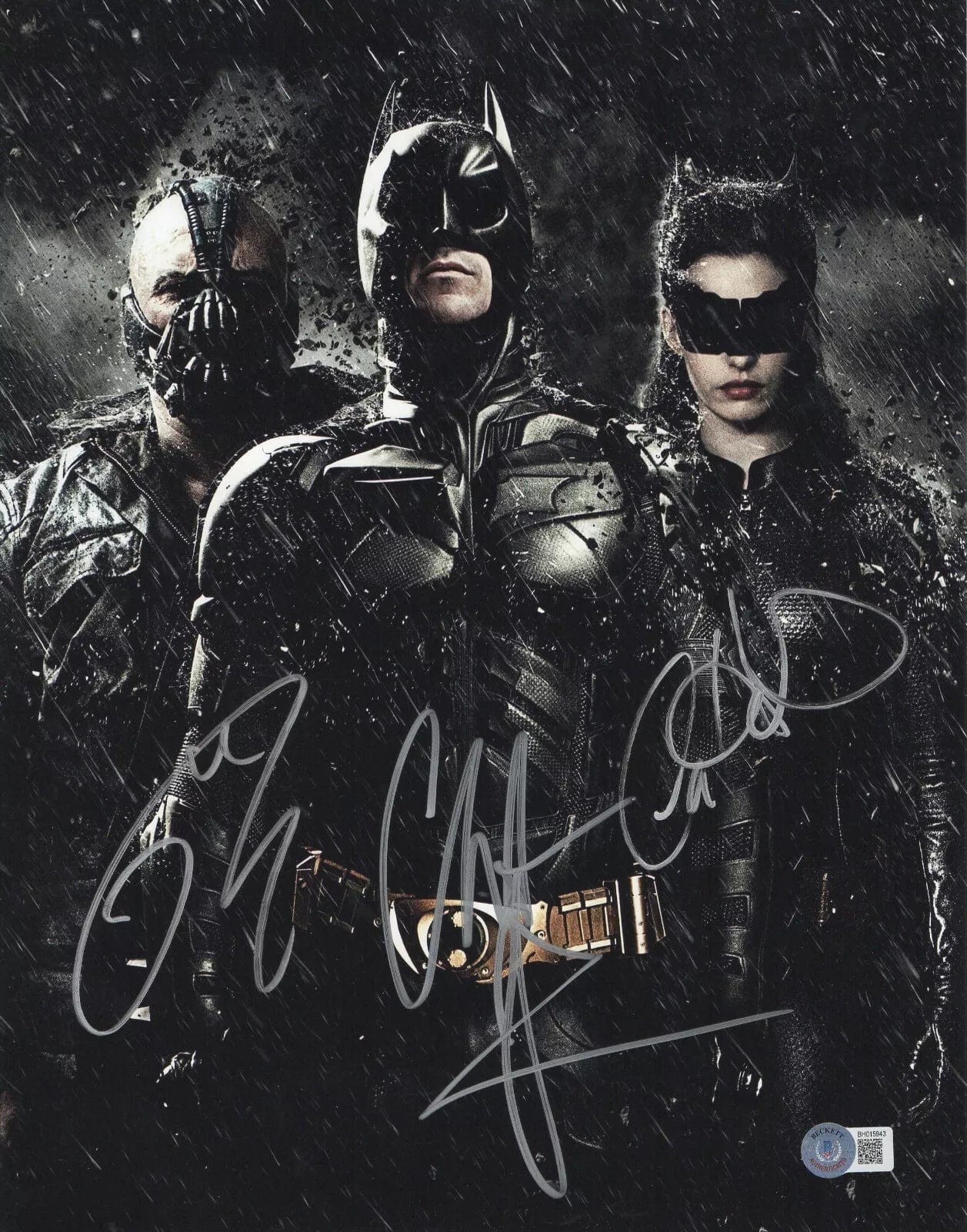 Anne Hathaway Signed 11x14 Photo from The Dark Knight Rises Beckett COA - Item #1