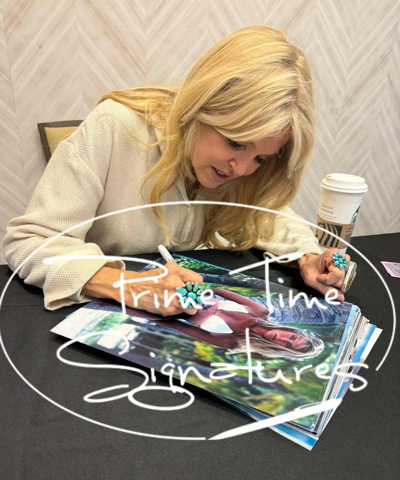 Christie Brinkley Signed 11x14 Photo Beckett COA - Item #1 - Detail View