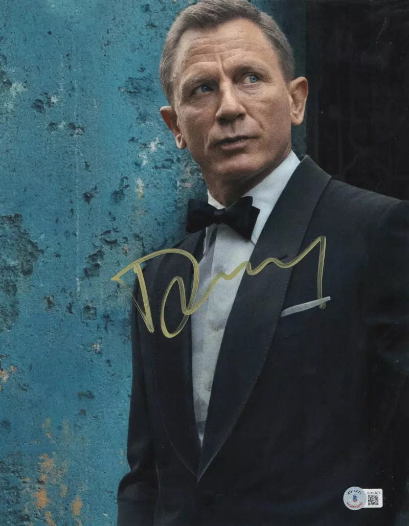 Daniel Craig Signed 11x14 Photo from James Bond Beckett COA - Item #6