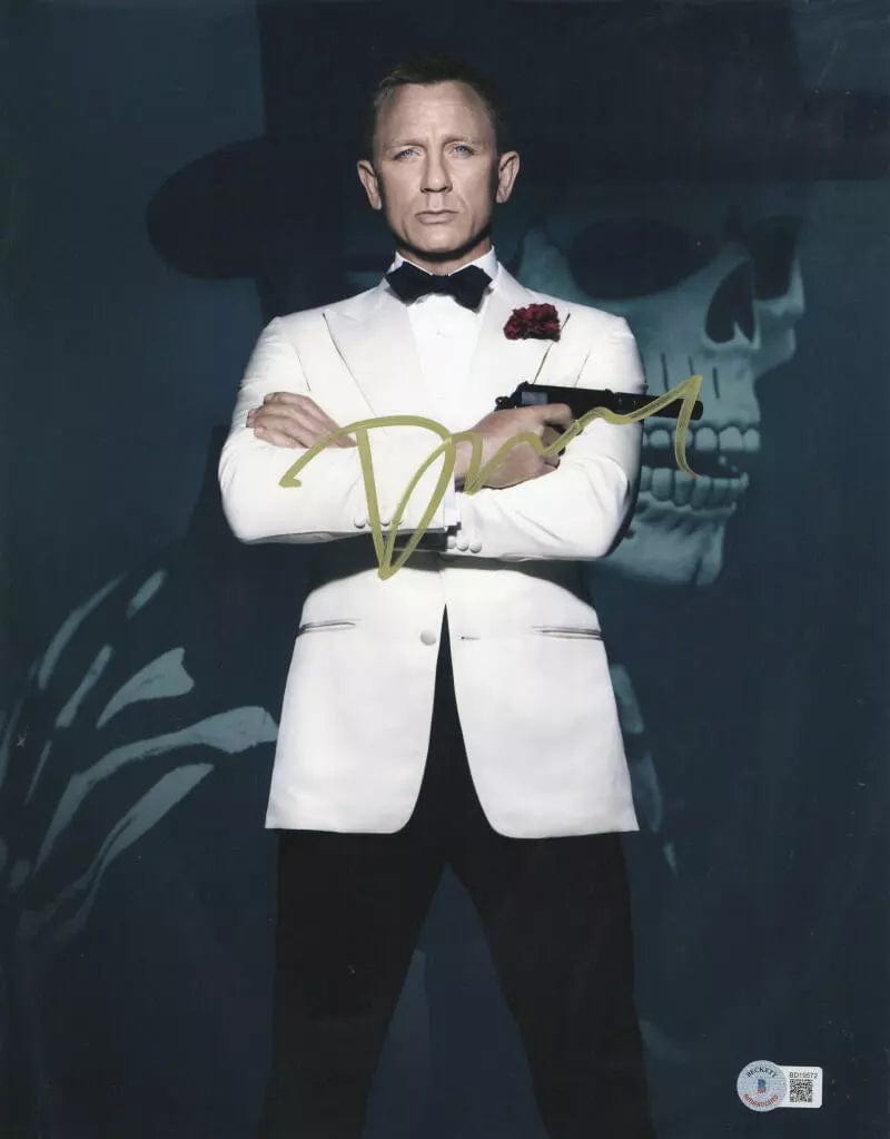 Daniel Craig Signed 11x14 Photo from James Bond Beckett COA - Item #5