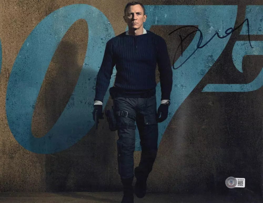 Daniel Craig Signed 11x14 Photo from James Bond Beckett COA - Item #1