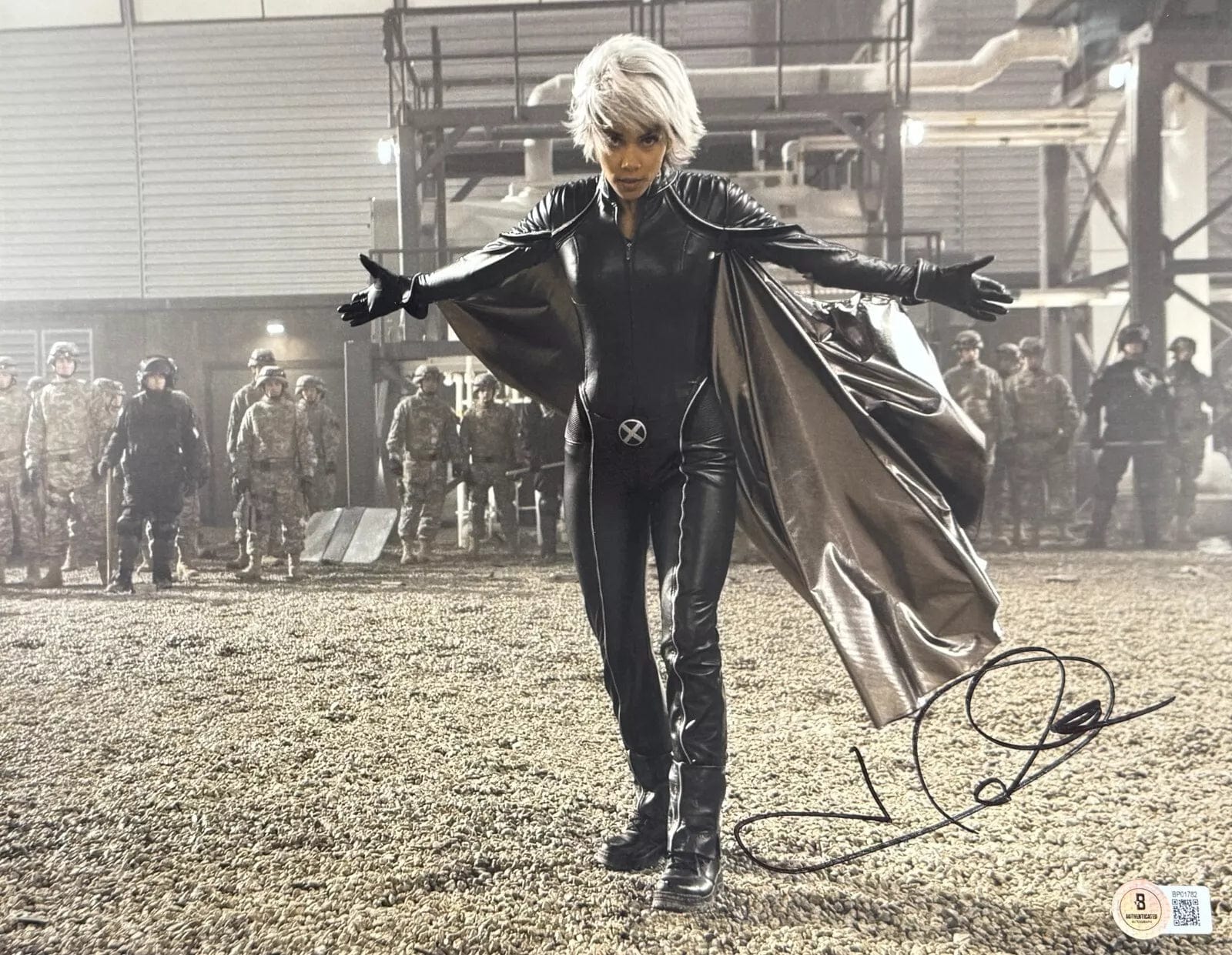Halle Berry Signed 11x14 Photo from X-Men Beckett COA - Item #1