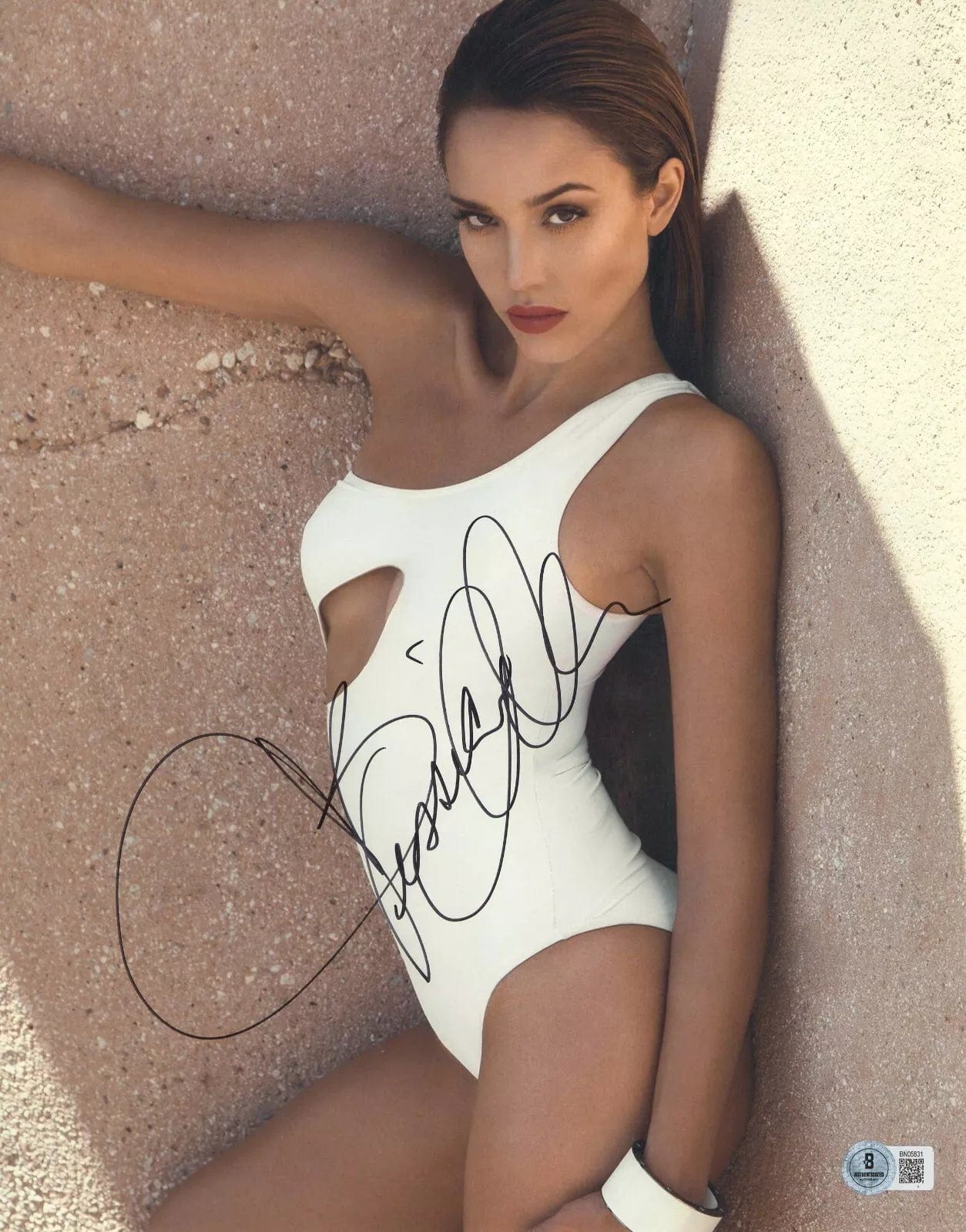 Jessica Alba Signed 11x14 Photo Beckett COA - Item #5