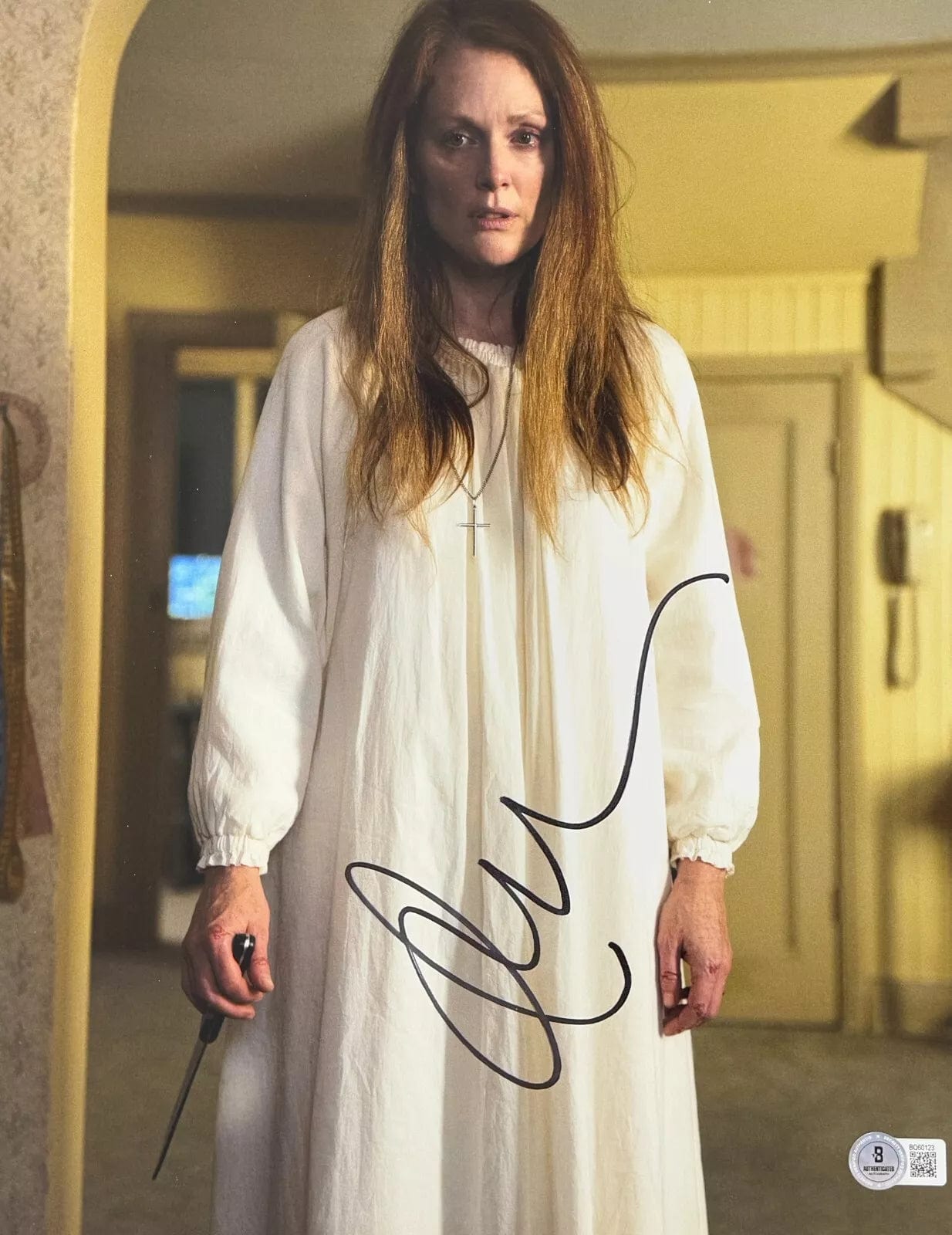 Julianne Moore Signed 11x14 Photo from Carrie Beckett COA