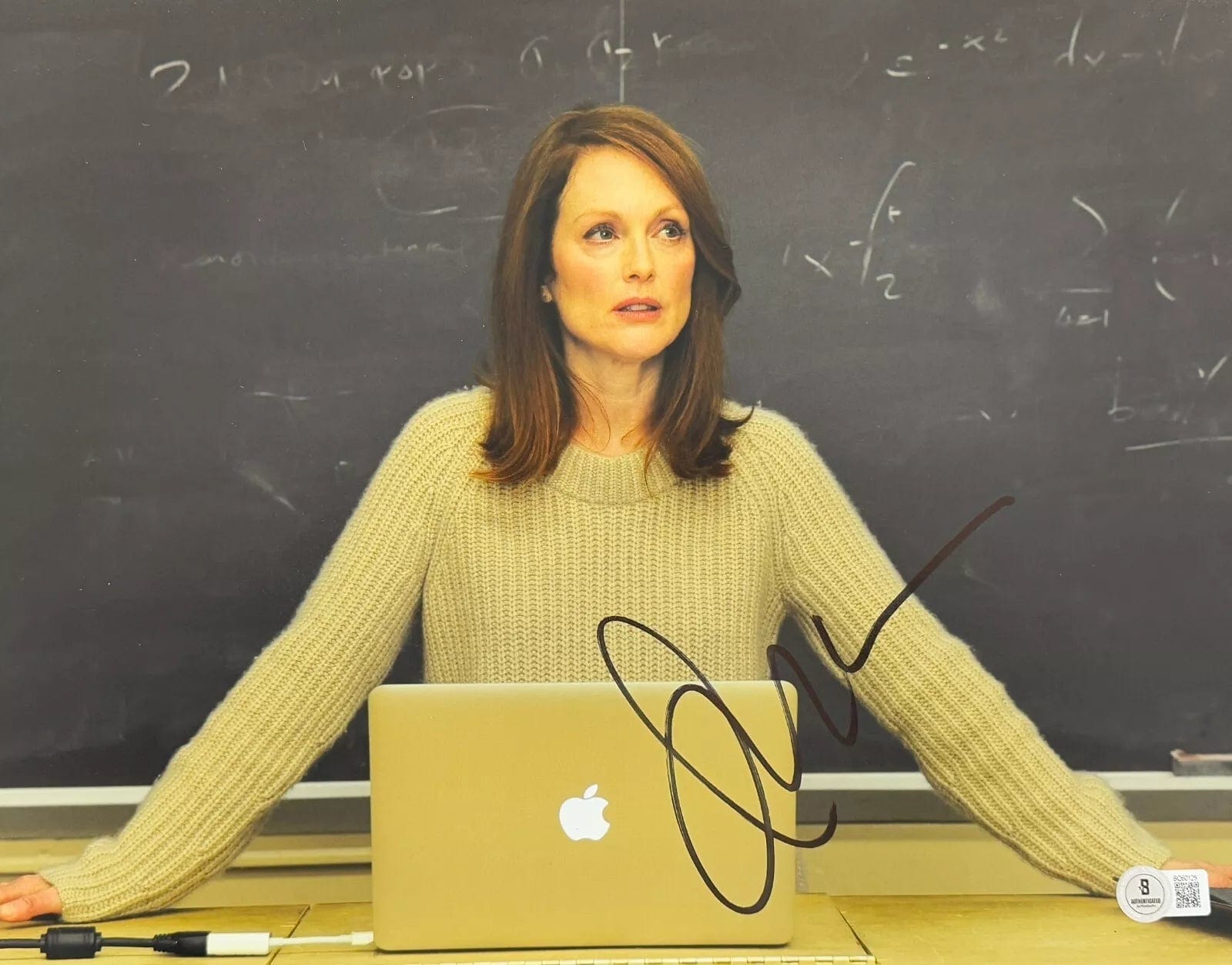 Julianne Moore Signed 11x14 Photo from Still Alice Beckett COA