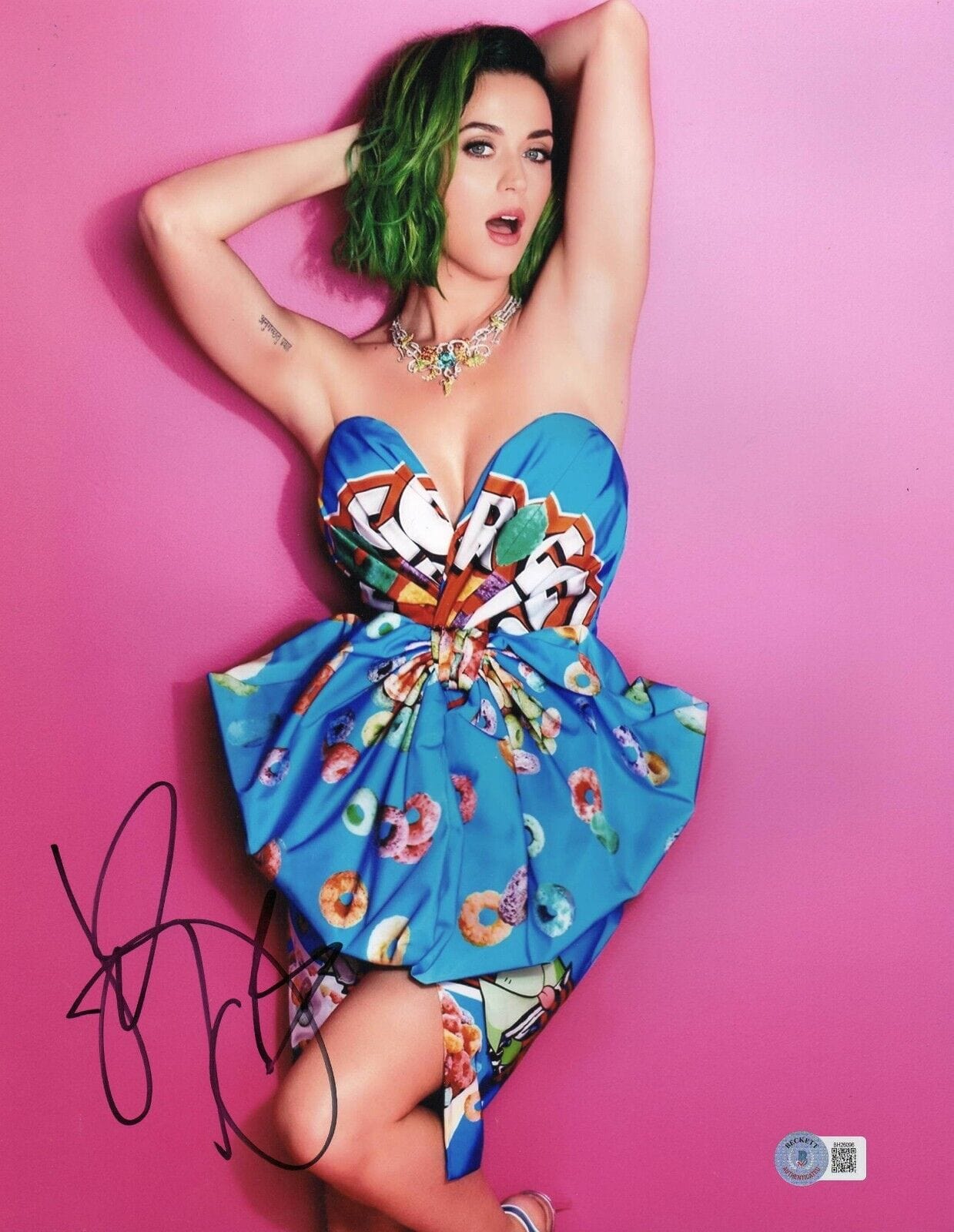 Katy Perry Signed 11x14 Photo Beckett COA - Item #2