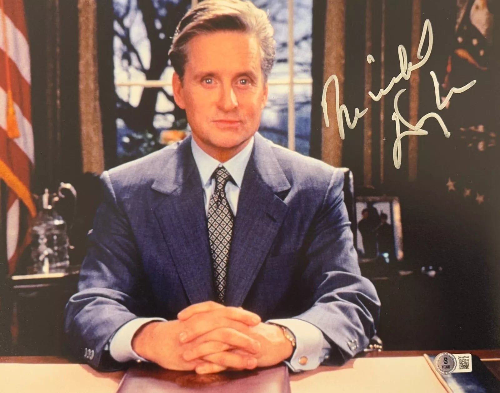 Michael Douglas Signed 11x14 Photo from The American President Beckett COA - Item #1