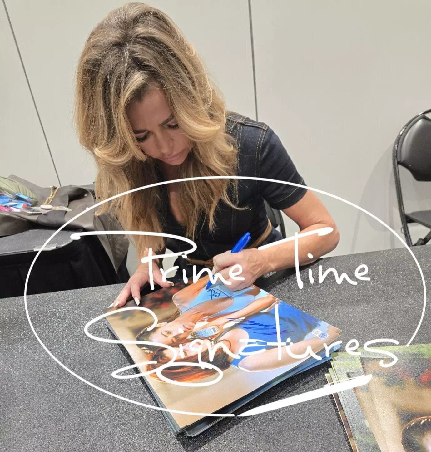 Denise Richards Signed 11x14 Photo from Wild Things Beckett COA - Item #5 - Detail View