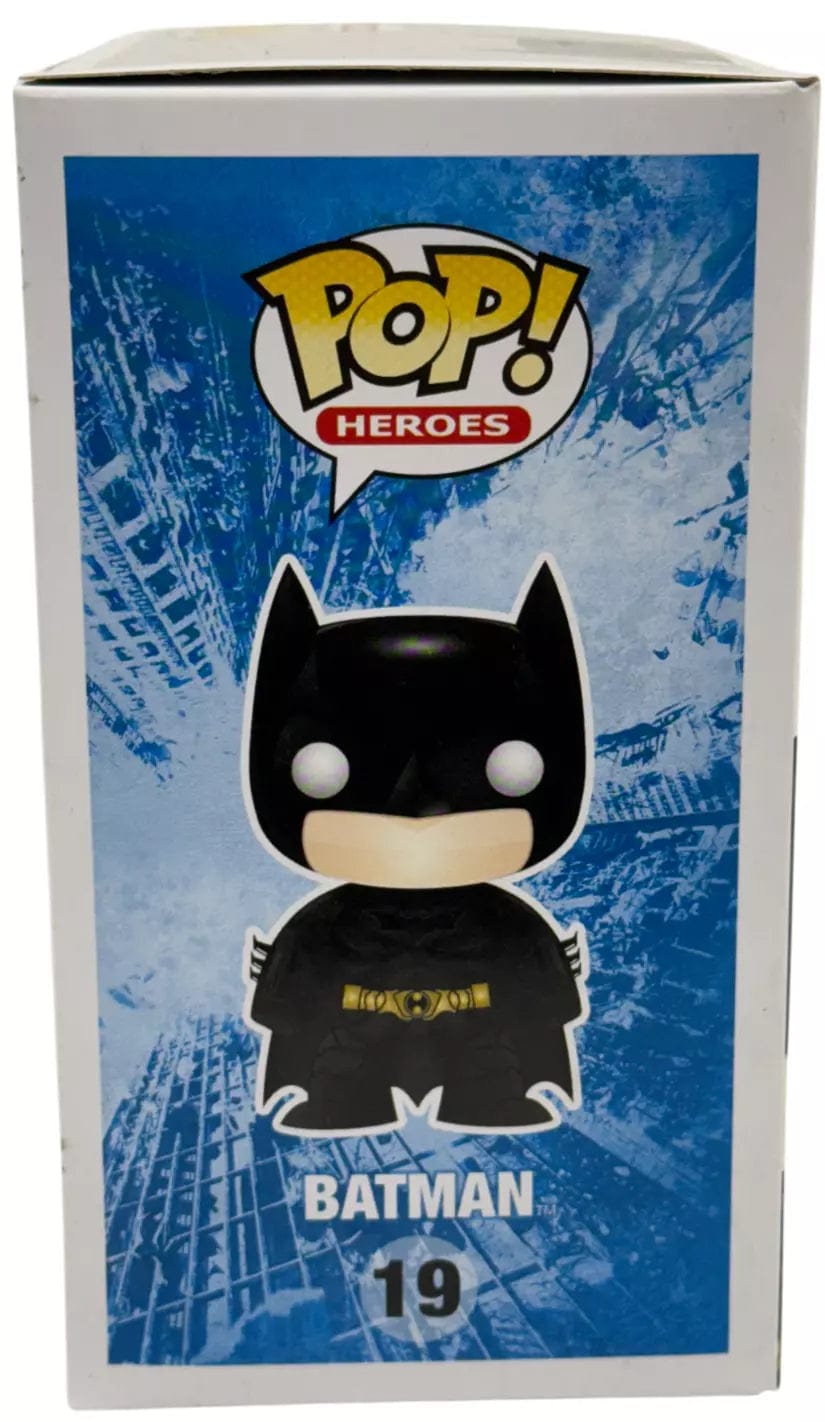 Anne Hathaway Signed Funko from The Dark Knight Rises Beckett COA - View 9