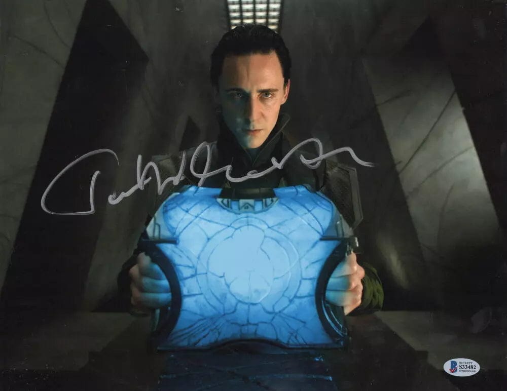 Tom Hiddleston Signed 11x14 Photo from Thor Beckett COA - Item #1