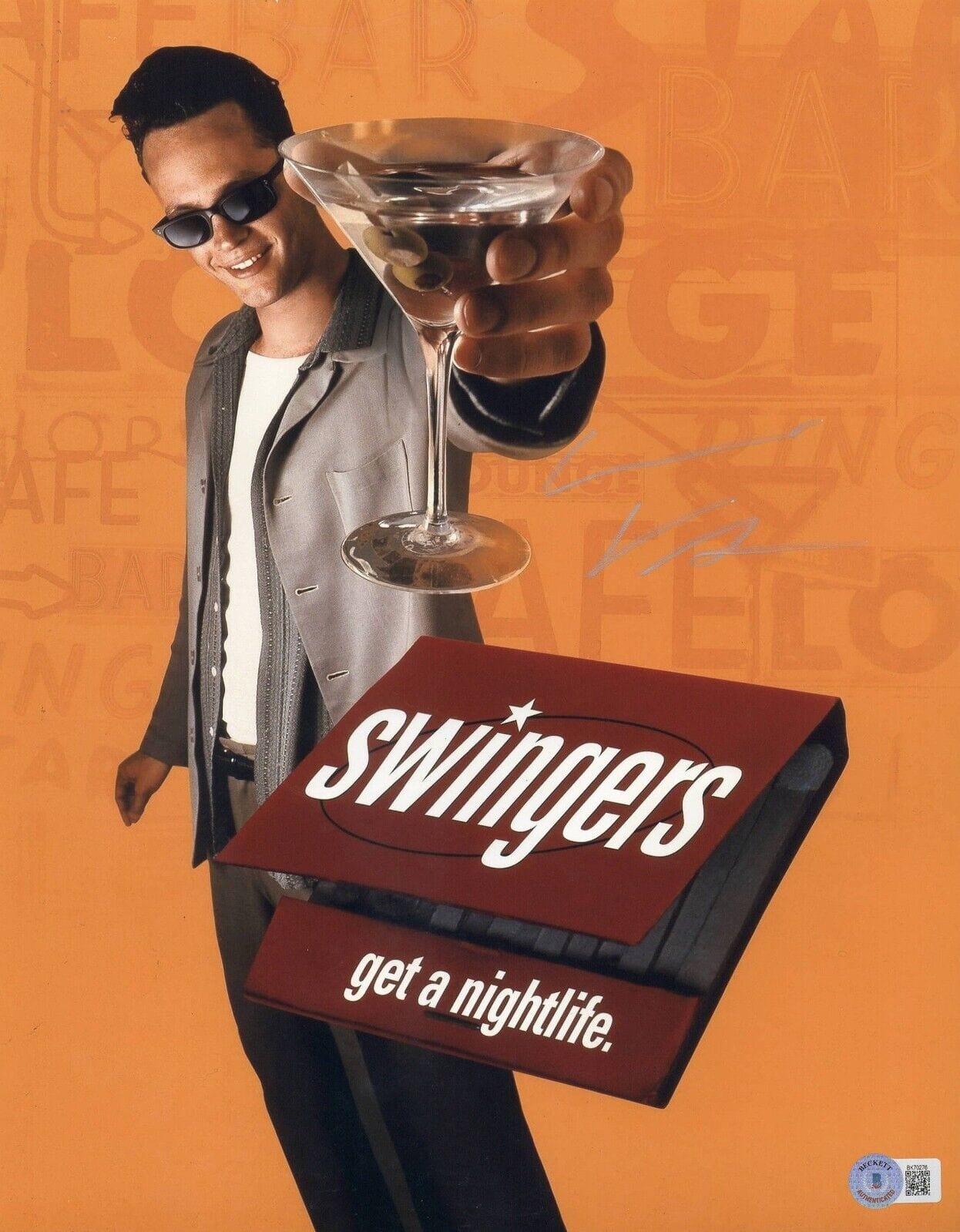 Vince Vaughn Signed 11x14 Photo from Swingers Beckett COA